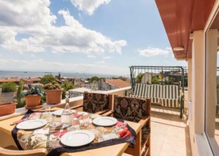Front Of Sea View Apartments Sultanahmet Sea View