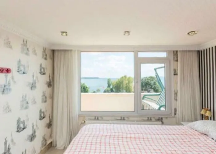 Front Of Sea View Apartments Sultanahmet Sea View